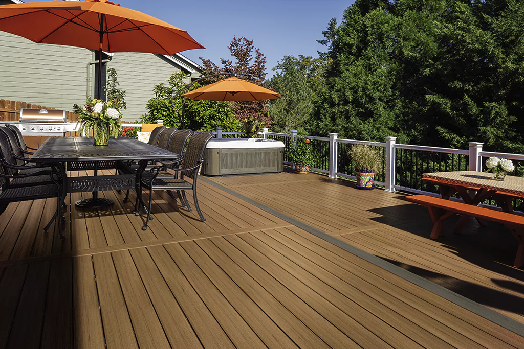 ¿Qué diferencias hay entre un deck de madera y uno compuesto?