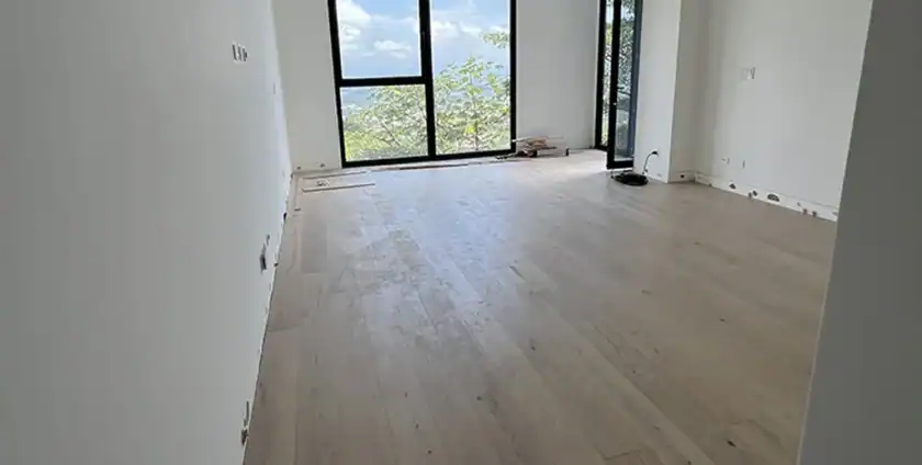 Instalación piso de madera estructurada tipo parquet